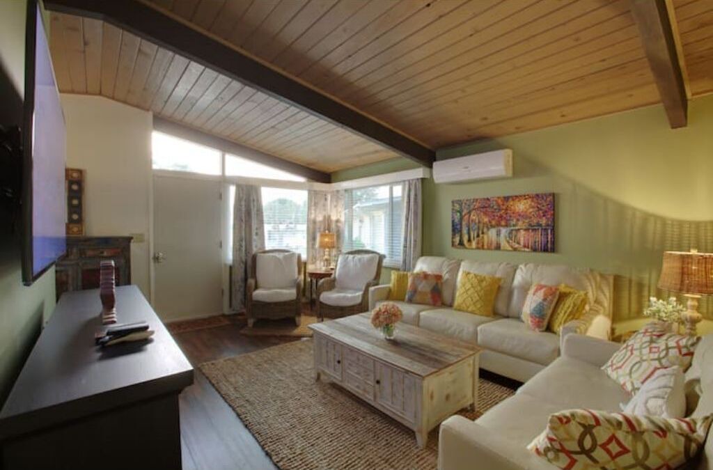 Photo of Livingroom in Whittier