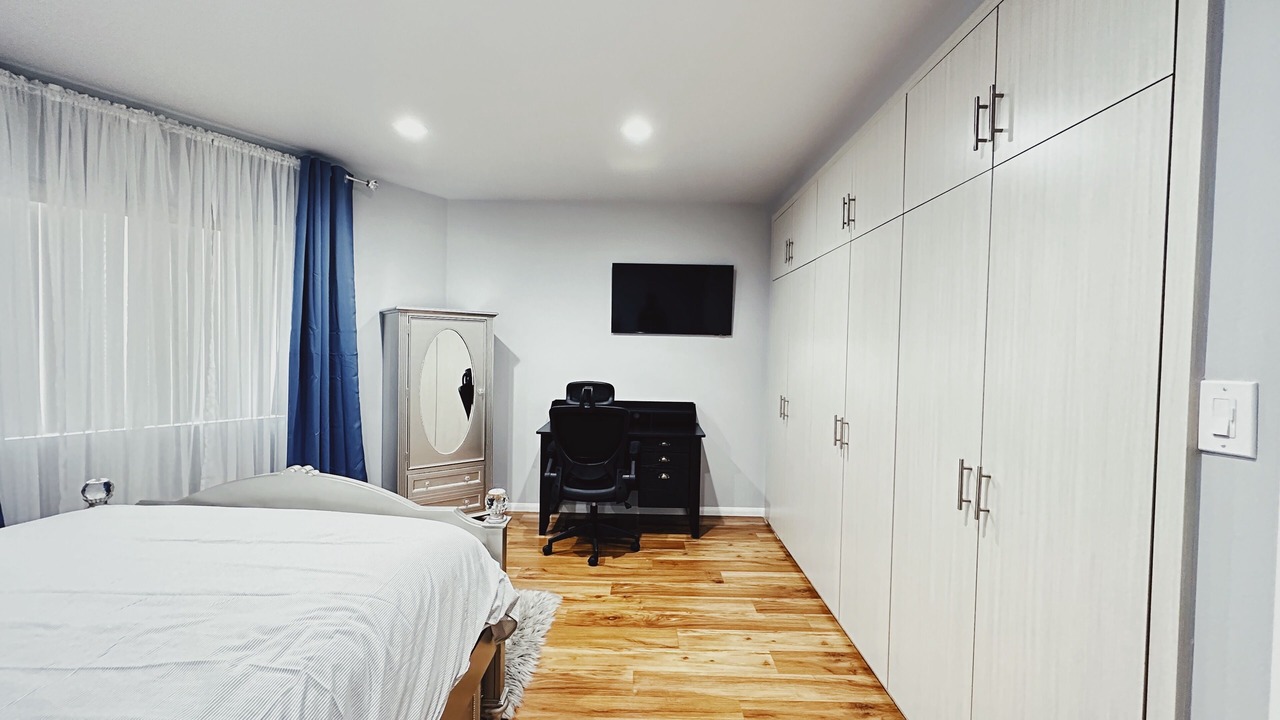 Photo of Bedroom in Burbank