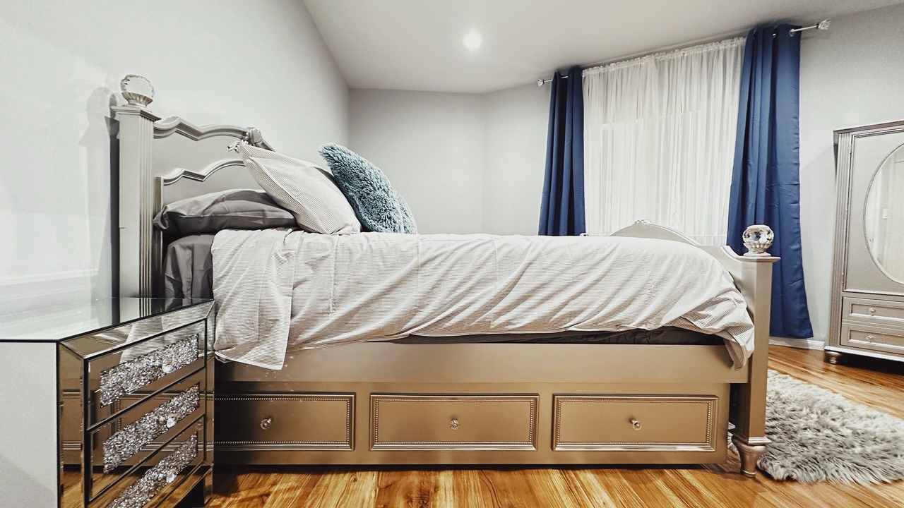 Photo of Bedroom in Burbank