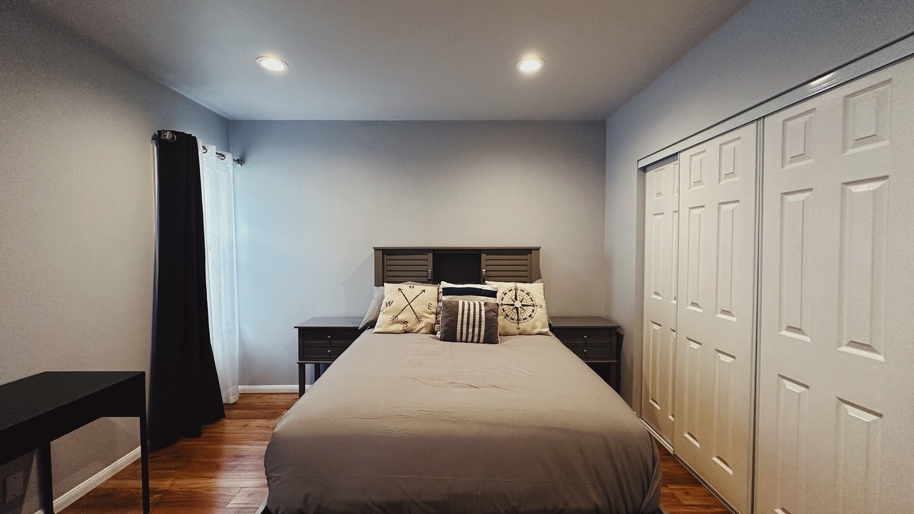 Photo of Bedroom in Burbank