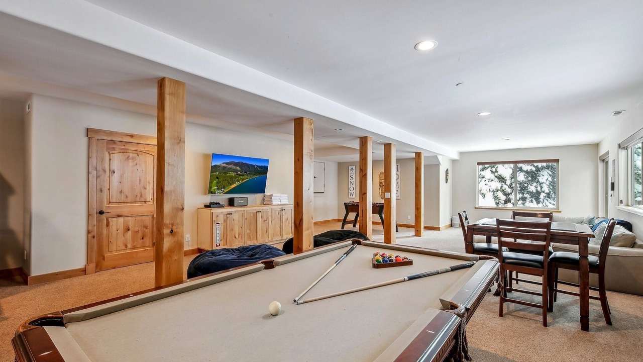 Photo of Livingroom in Pioneer Trail