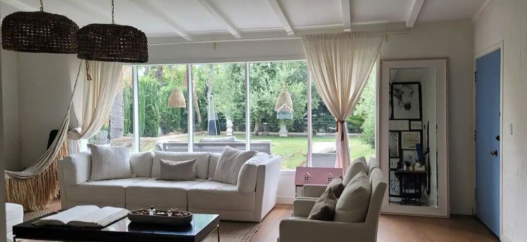 Photo of Livingroom in North Long Beach