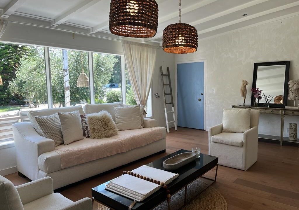 Photo of Livingroom in North Long Beach