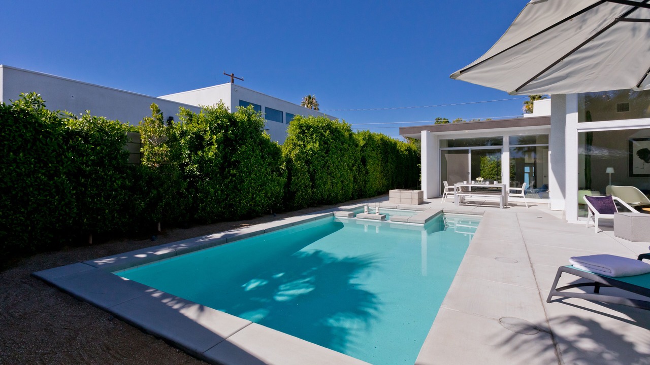 Photo of Outdoor in Racquet Club West