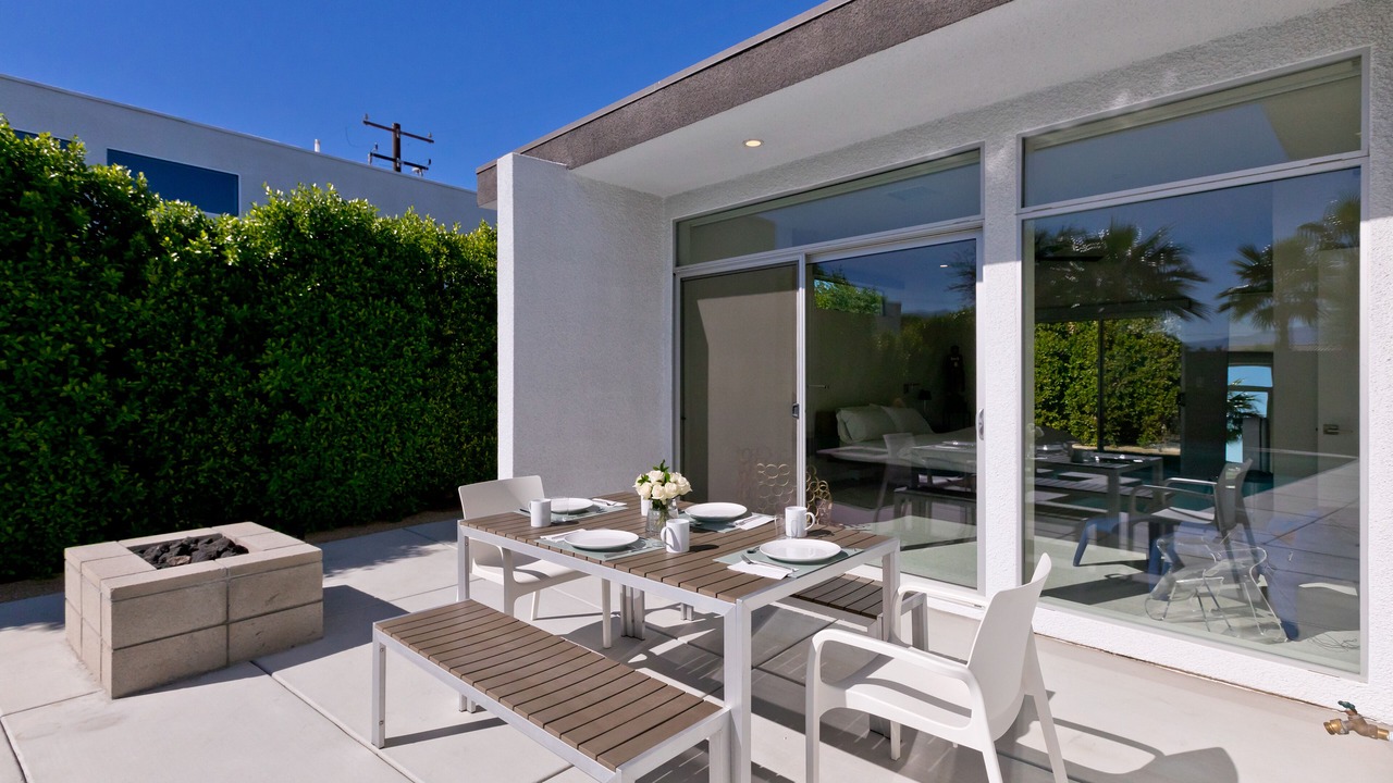 Photo of Outdoor in Racquet Club West