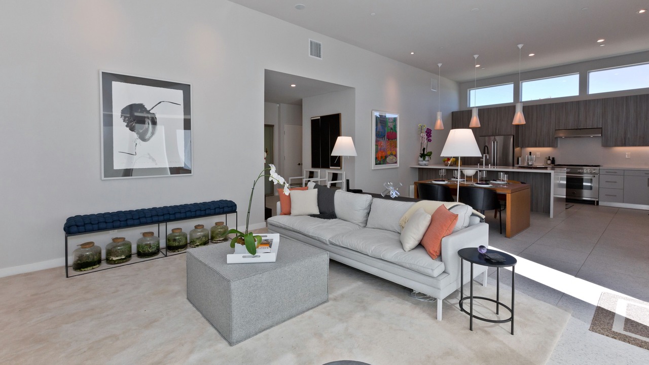 Photo of Livingroom in Racquet Club West