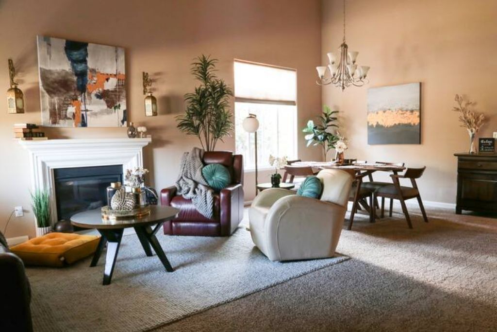 Photo of Livingroom in Hollister