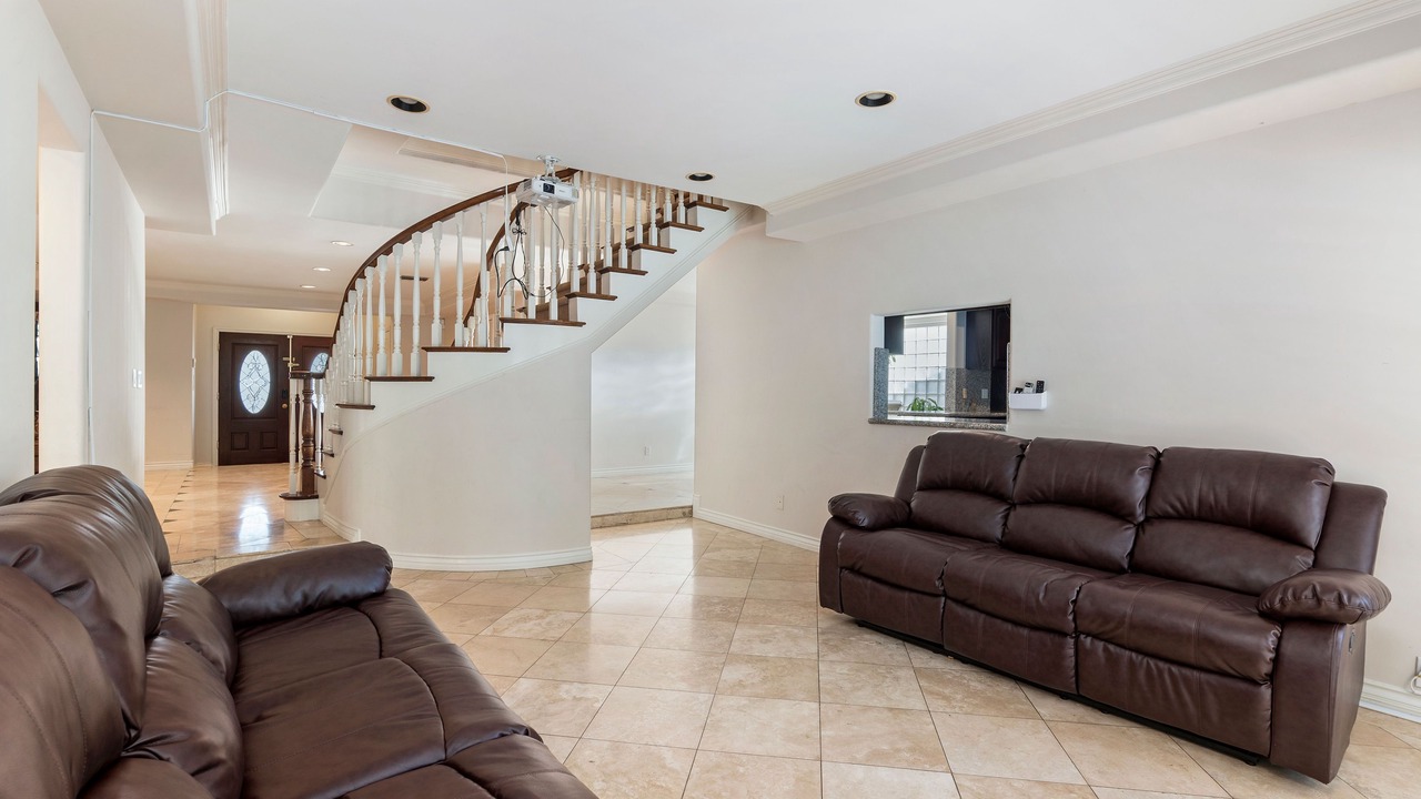 Photo of Livingroom in Studio City