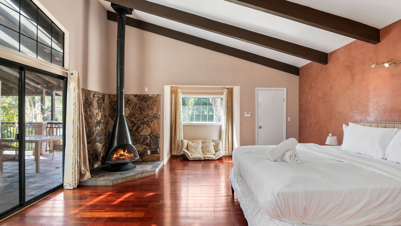 Photo of Bedroom in Studio City