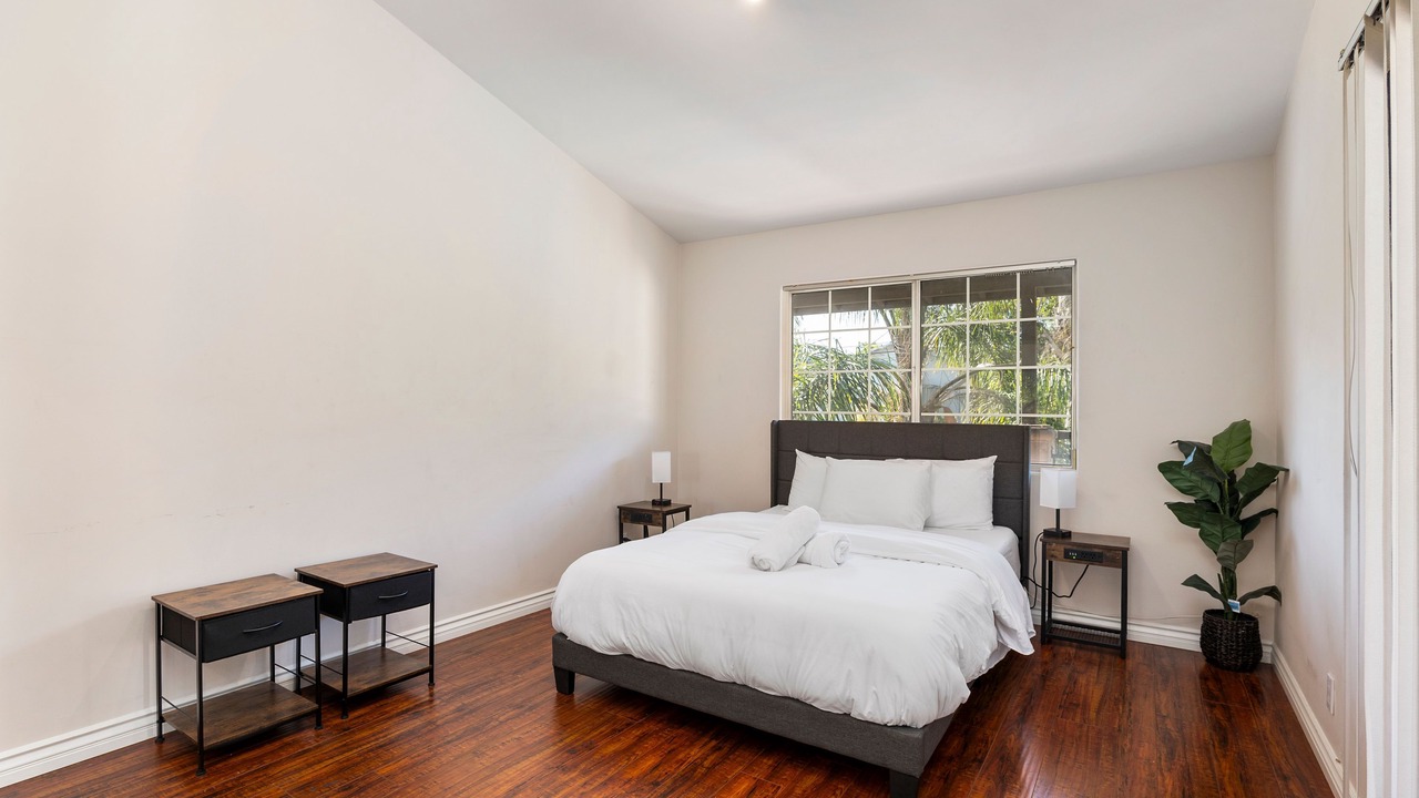 Photo of Bedroom in Studio City