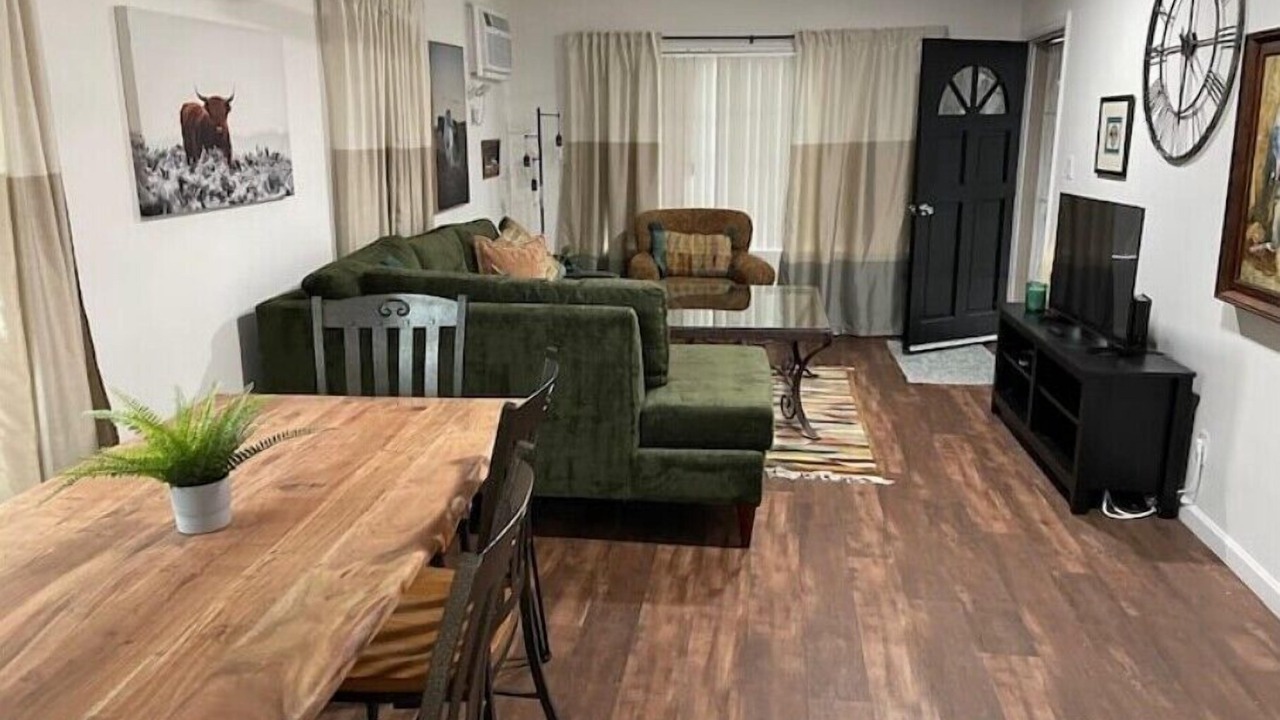 Photo of Livingroom in Norwalk