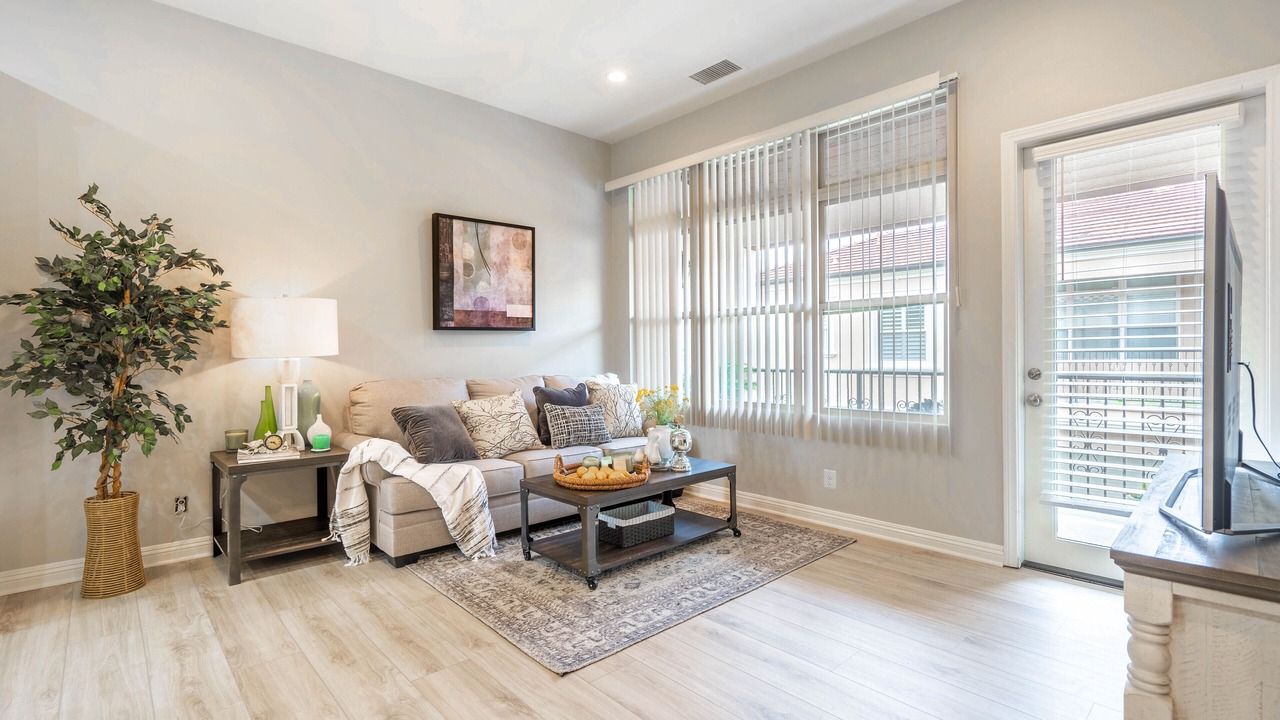 Photo of Livingroom in Oak Creek