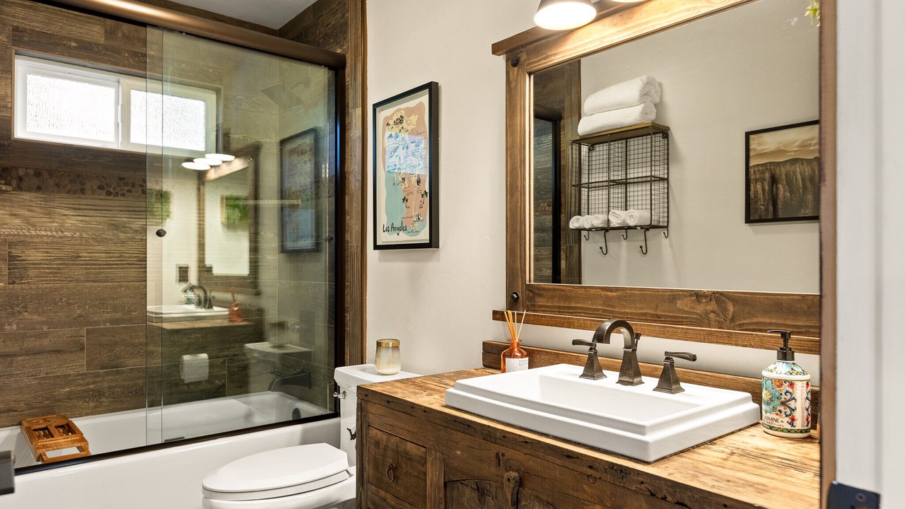 Photo of Bathroom in Blue Jay