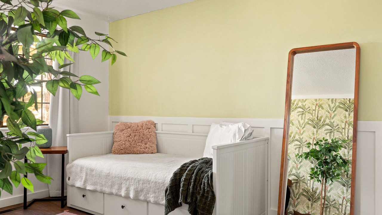 Photo of Bedroom in Blue Jay