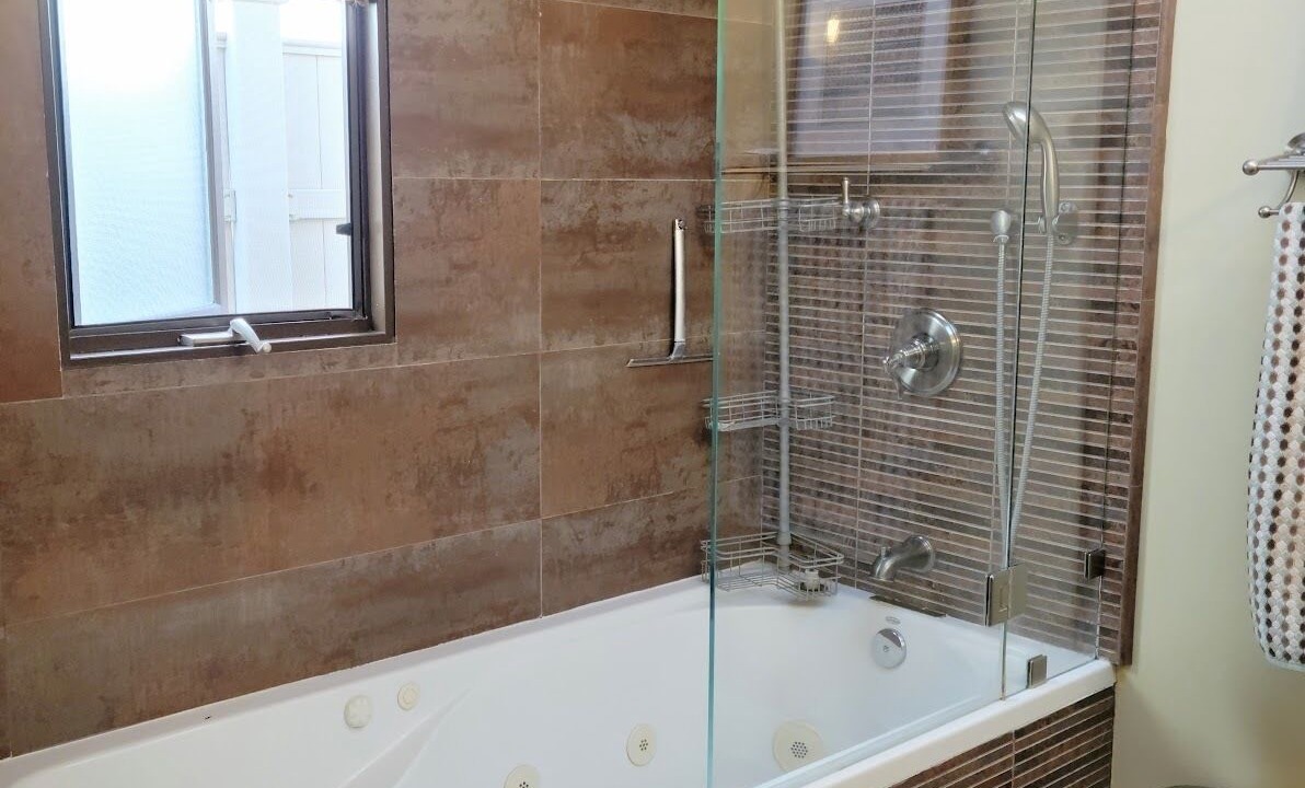 Photo of Bathroom in Newport Shores