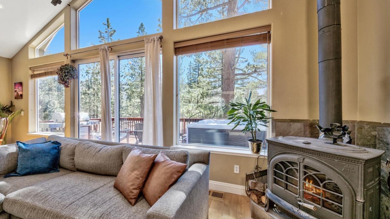 Photo of Livingroom in Tahoe Paradise
