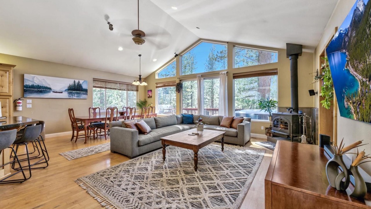 Photo of Livingroom in Tahoe Paradise