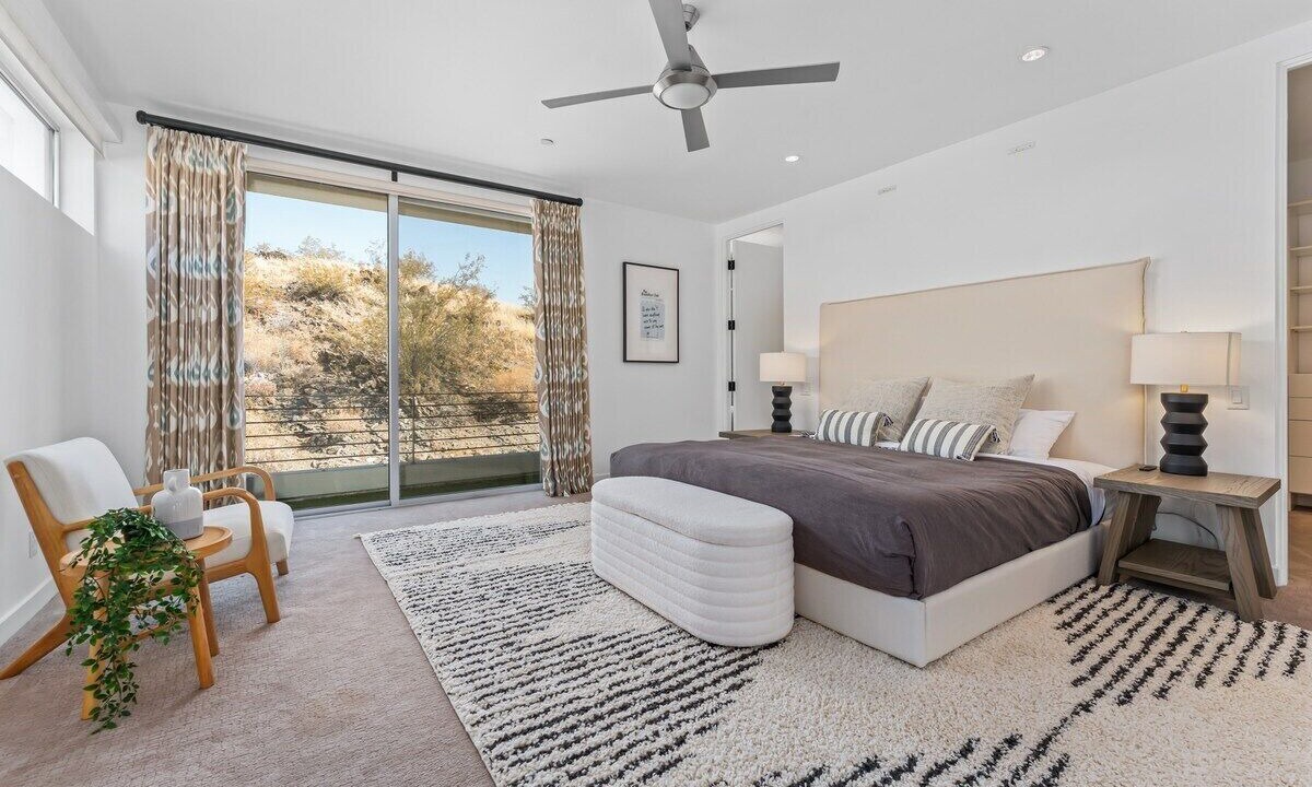 Photo of Bedroom in Canyon Corridor