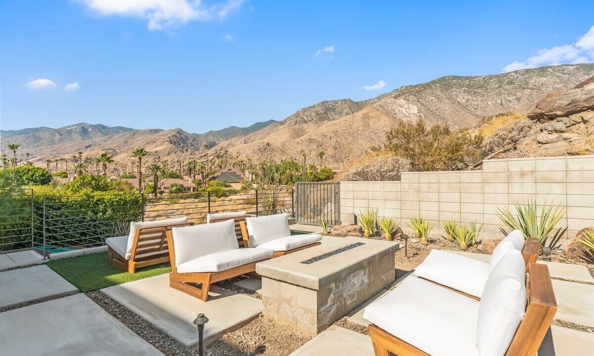 Photo of Patio Balcony in Canyon Corridor