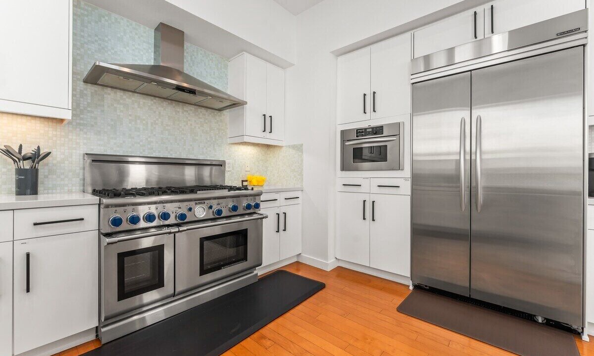 Photo of Kitchen in Canyon Corridor