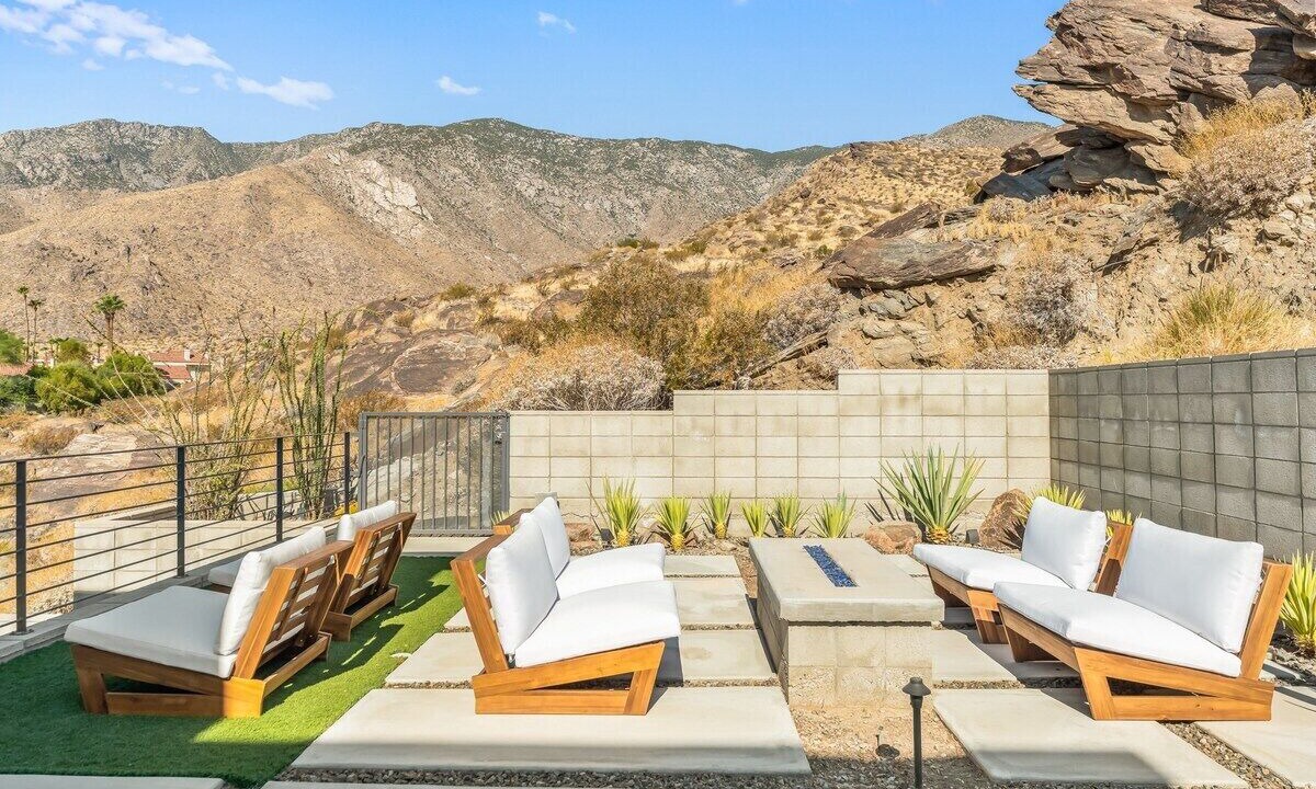 Photo of Patio Balcony in Canyon Corridor