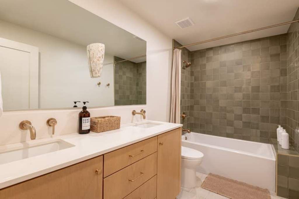 Photo of Bathroom in Central Escondido