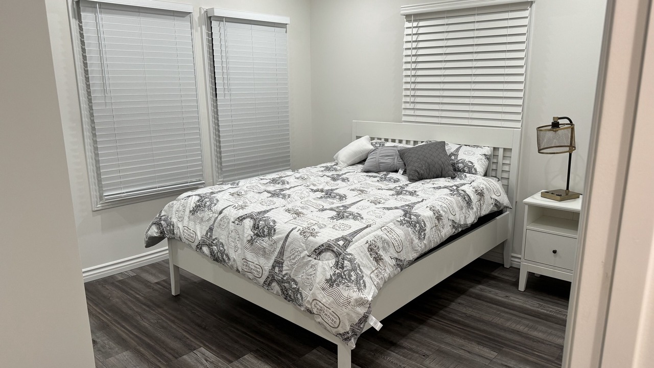 Photo of Bedroom in Little Armenia