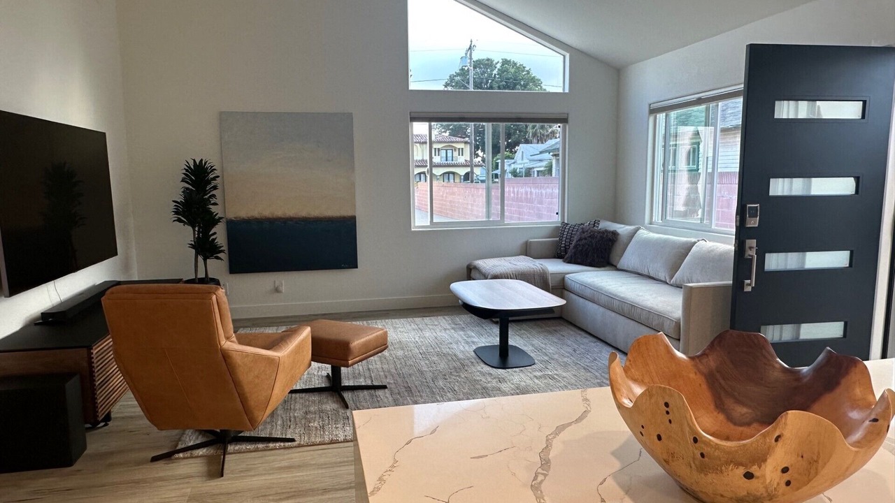 Photo of Livingroom in Hawthorne