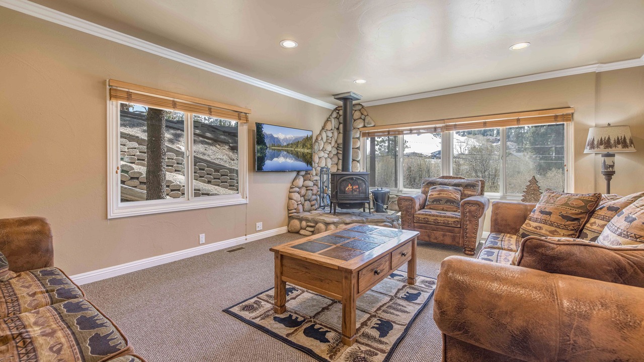 Photo of Livingroom in Moonridge