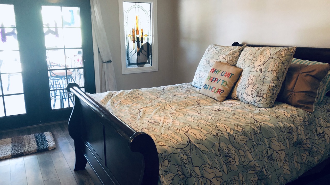 Photo of Bedroom in Canyon Lake