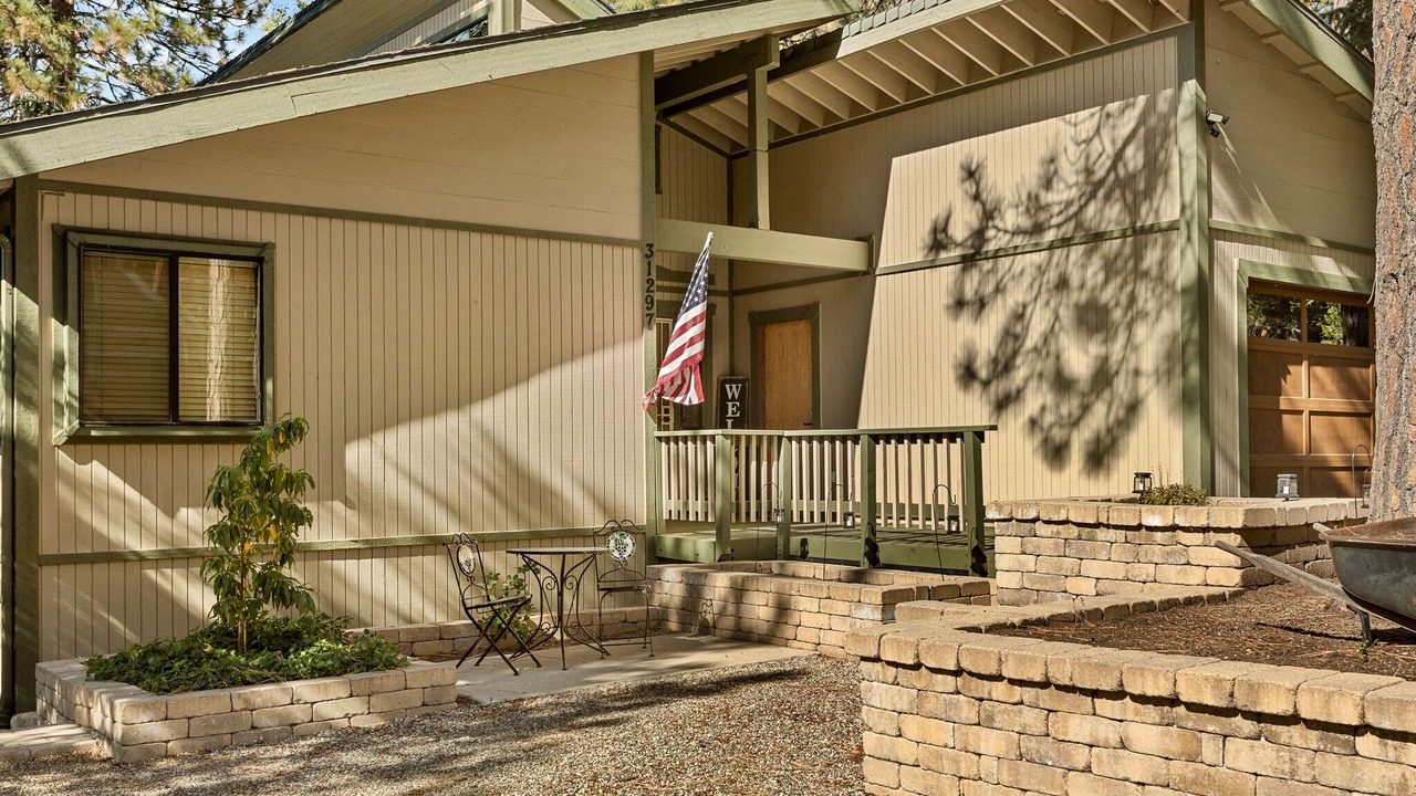 Photo of Patio Balcony in Running Springs
