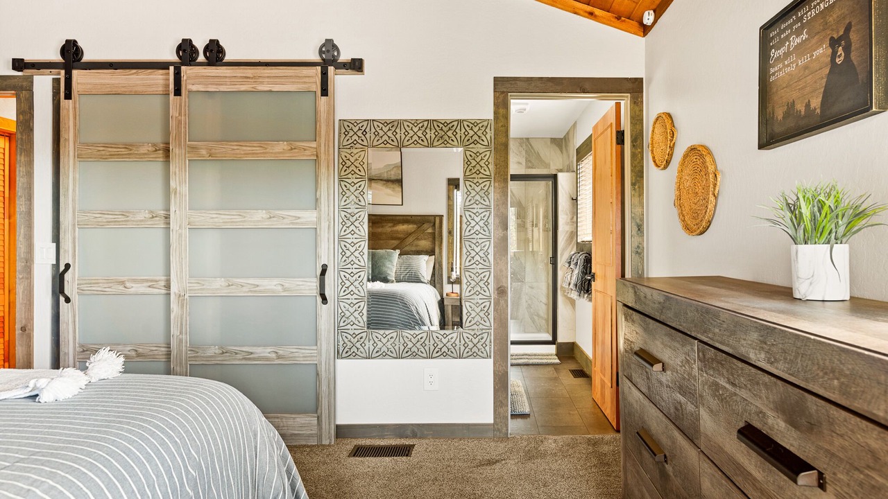 Photo of Bedroom in Running Springs