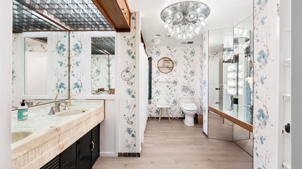 Photo of Bathroom in Los Angeles