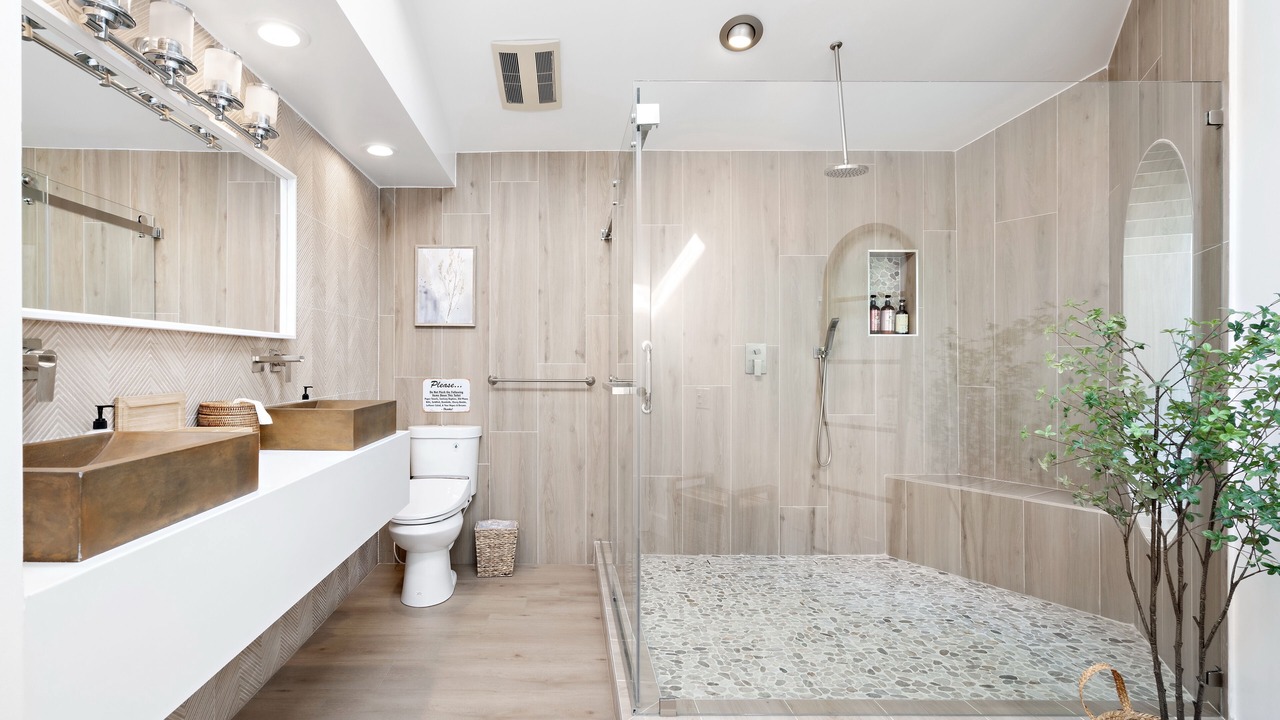 Photo of Bathroom in Los Angeles