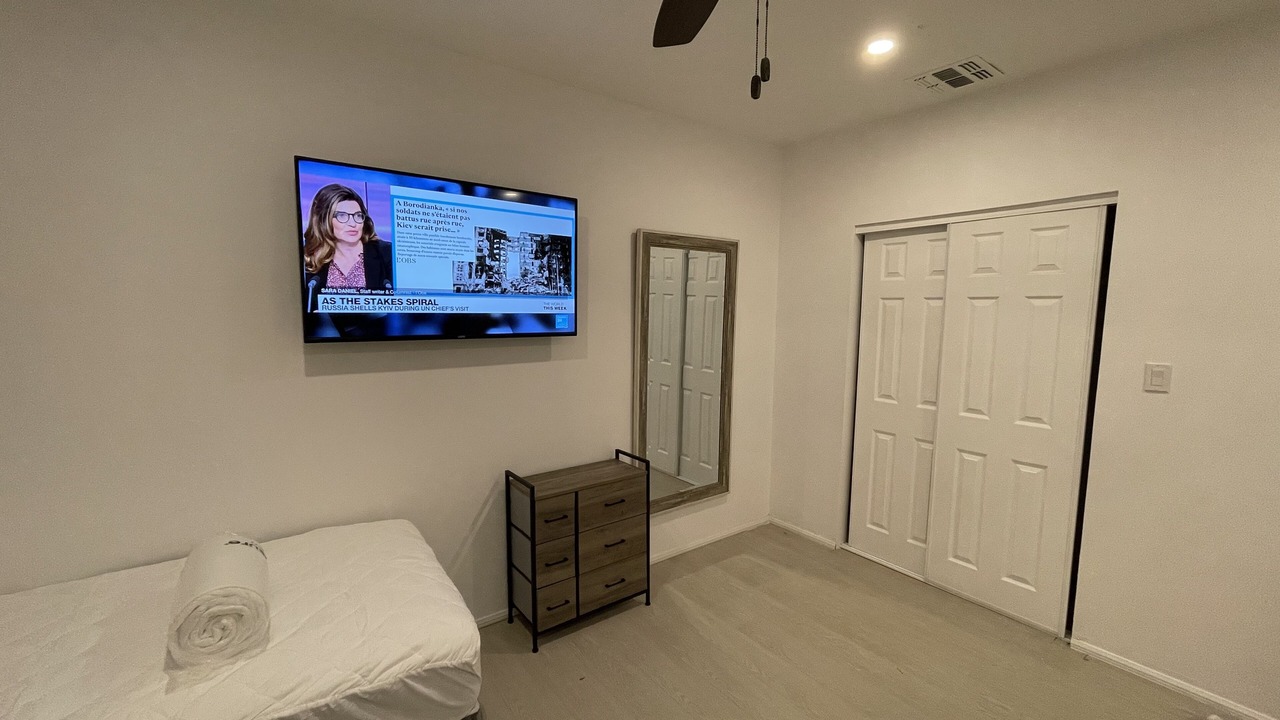 Photo of Bedroom in Reseda