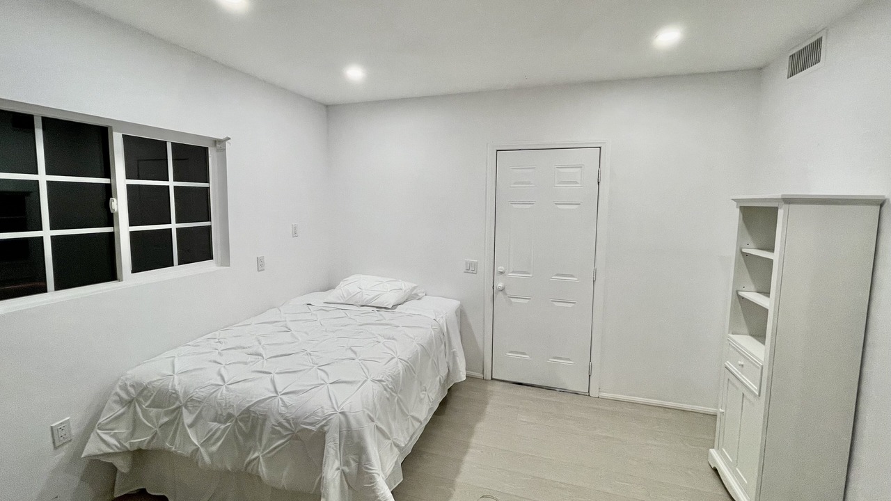 Photo of Bedroom in Reseda