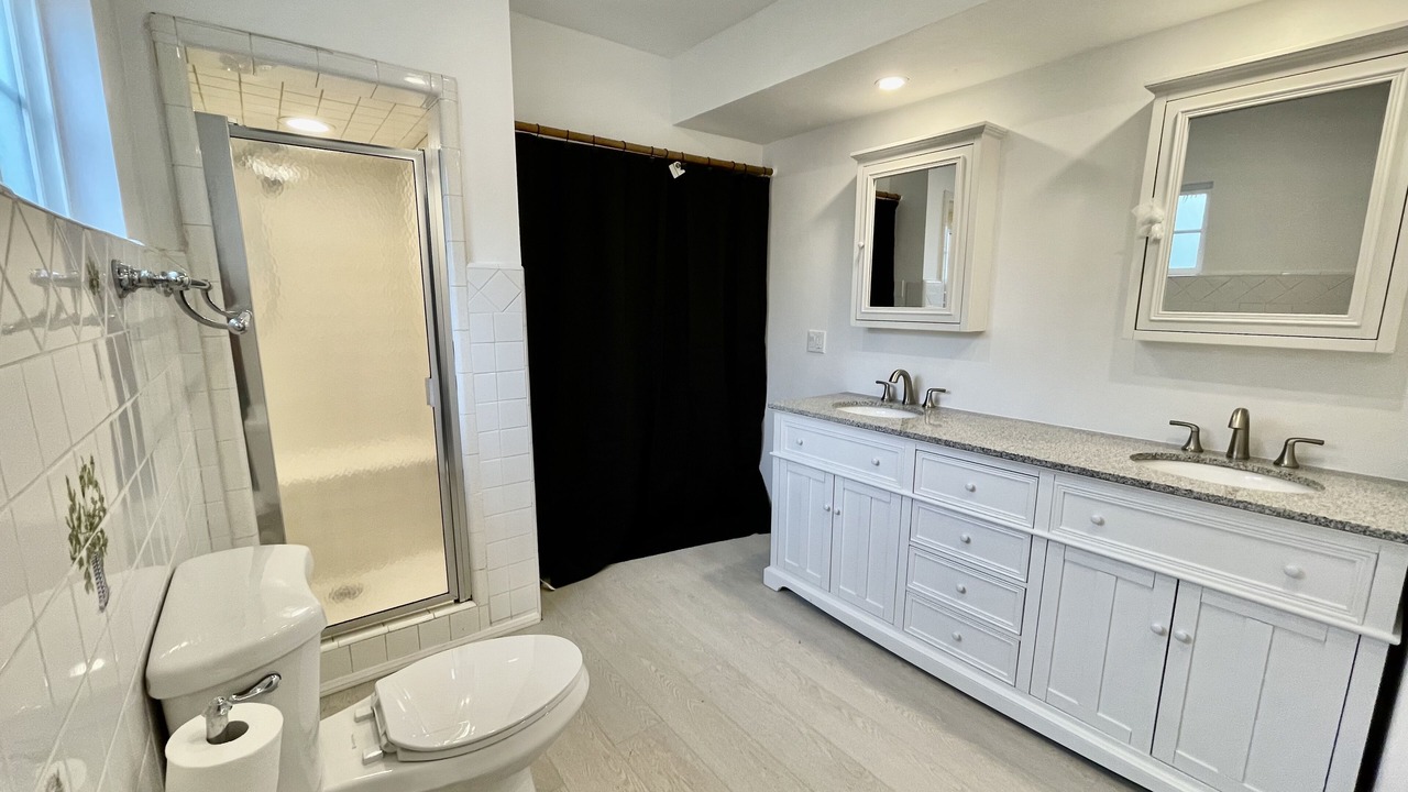 Photo of Bathroom in Reseda