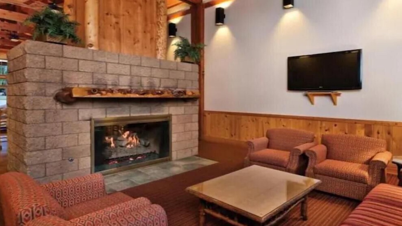Photo of Livingroom in Castle Glen Estates