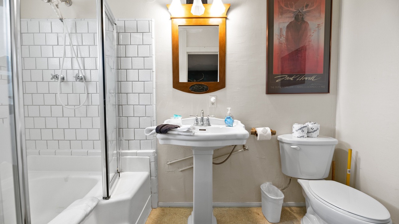 Photo of Bathroom in Whispering Forest