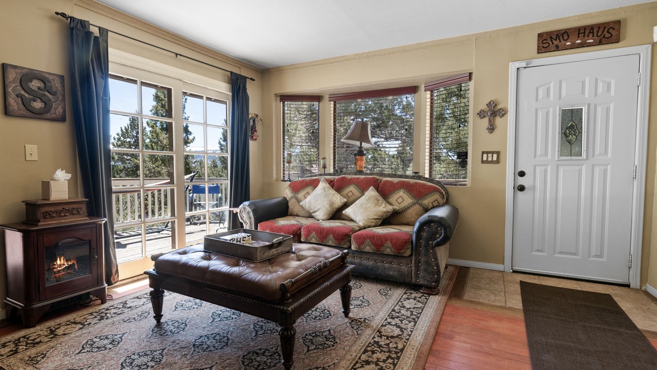 Photo of Livingroom in Whispering Forest