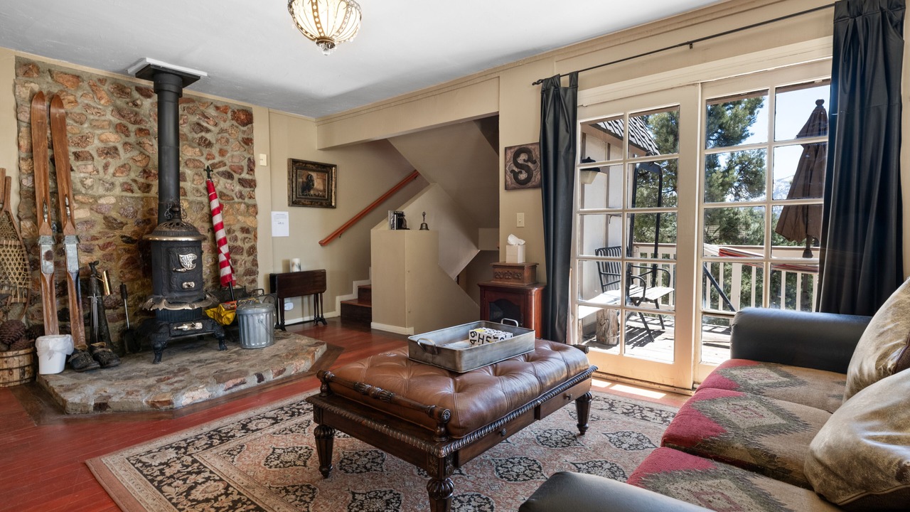 Photo of Livingroom in Whispering Forest