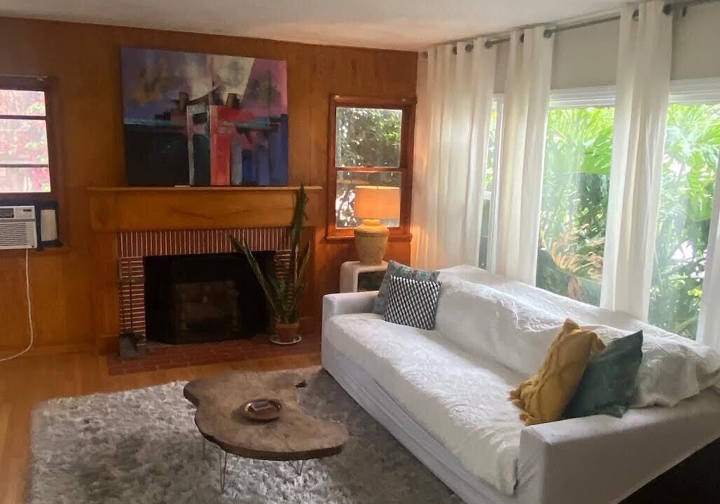 Photo of Livingroom in Altadena