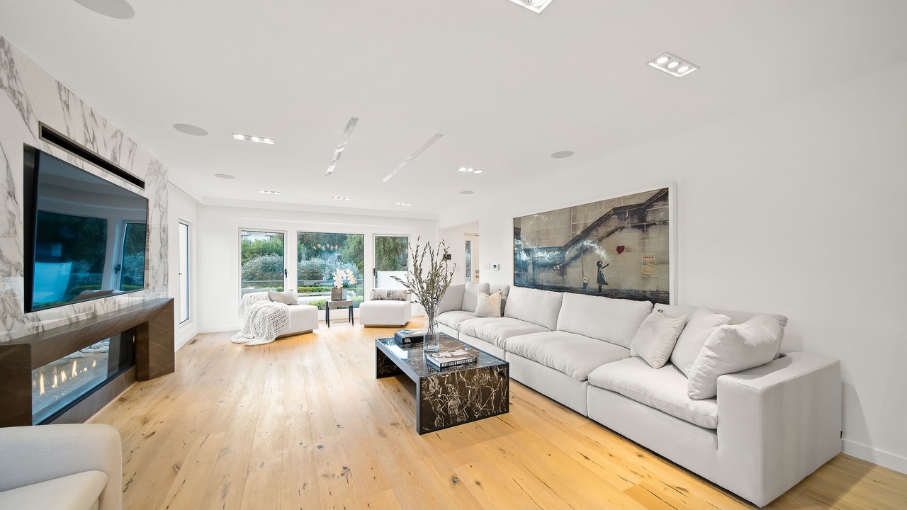 Photo of Livingroom in Hollywood Hills West