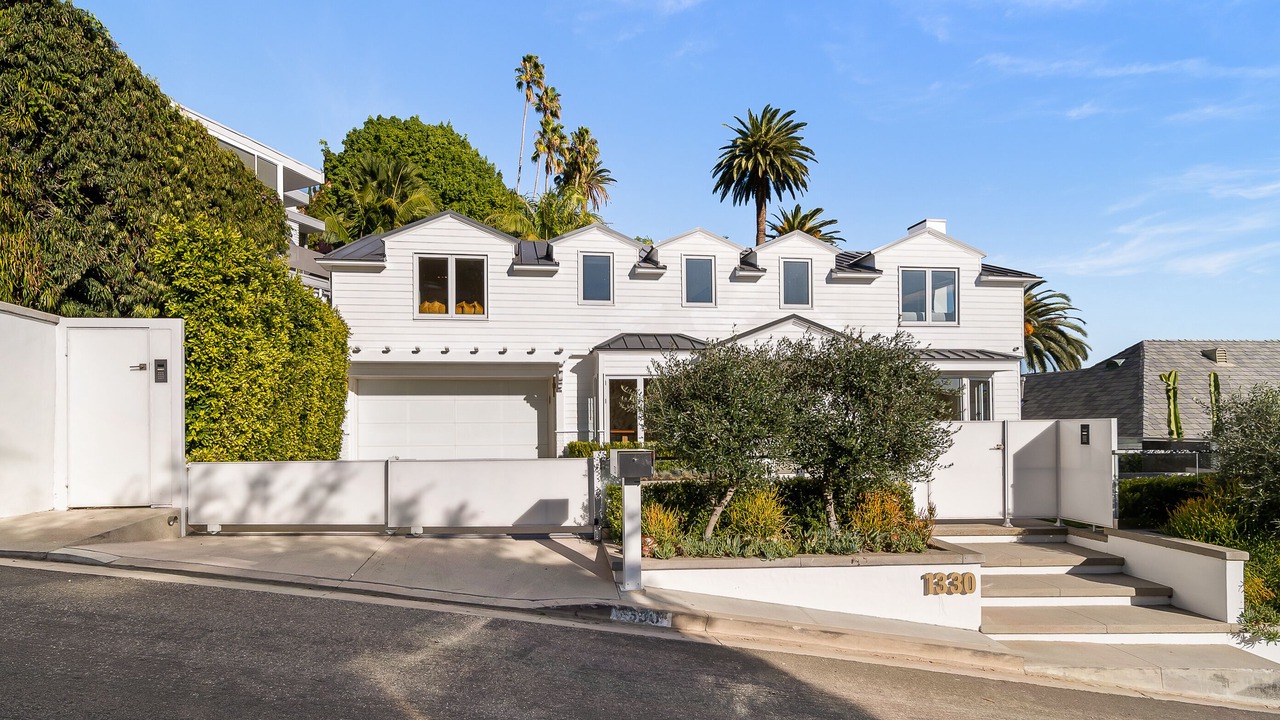 Photo of Outdoor in Hollywood Hills West