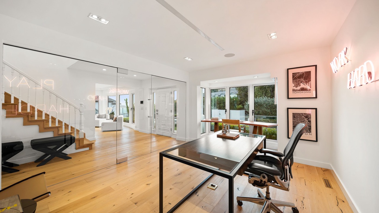 Photo of Others in Hollywood Hills West