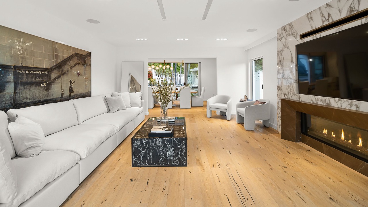 Photo of Livingroom in Hollywood Hills West