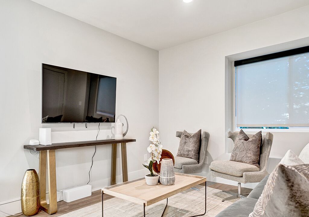 Photo of Livingroom in Fullerton