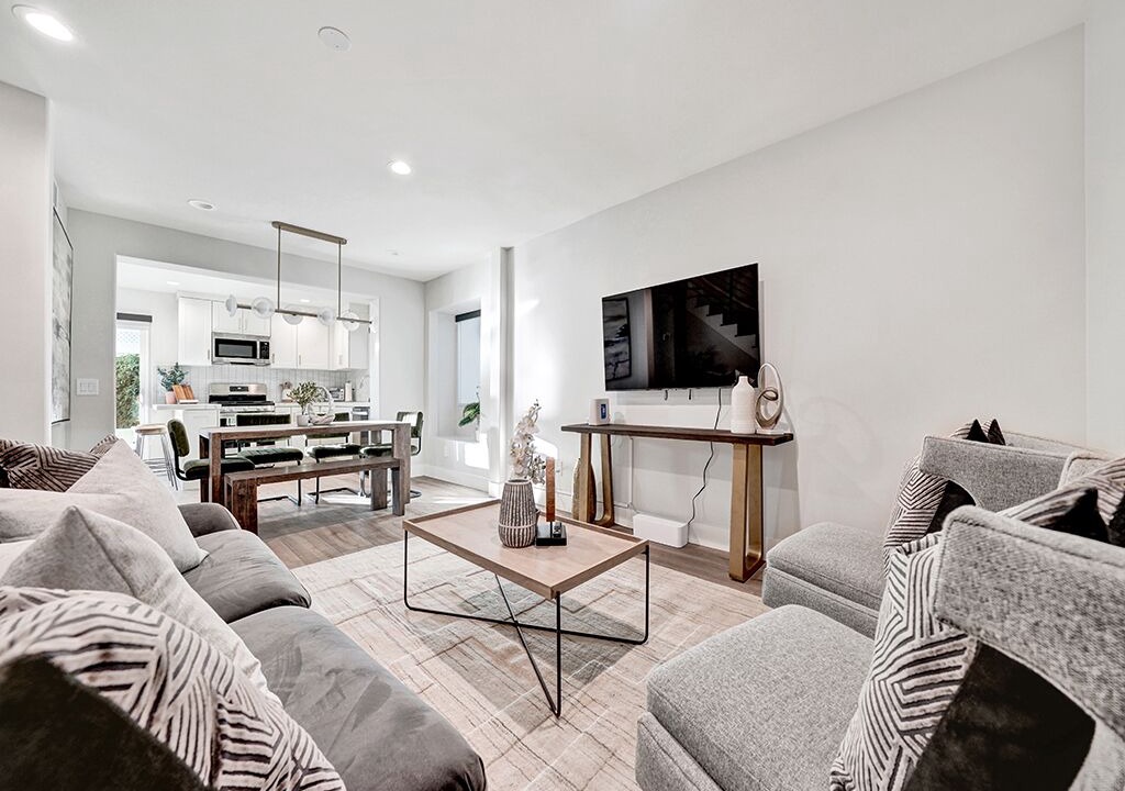 Photo of Livingroom in Fullerton