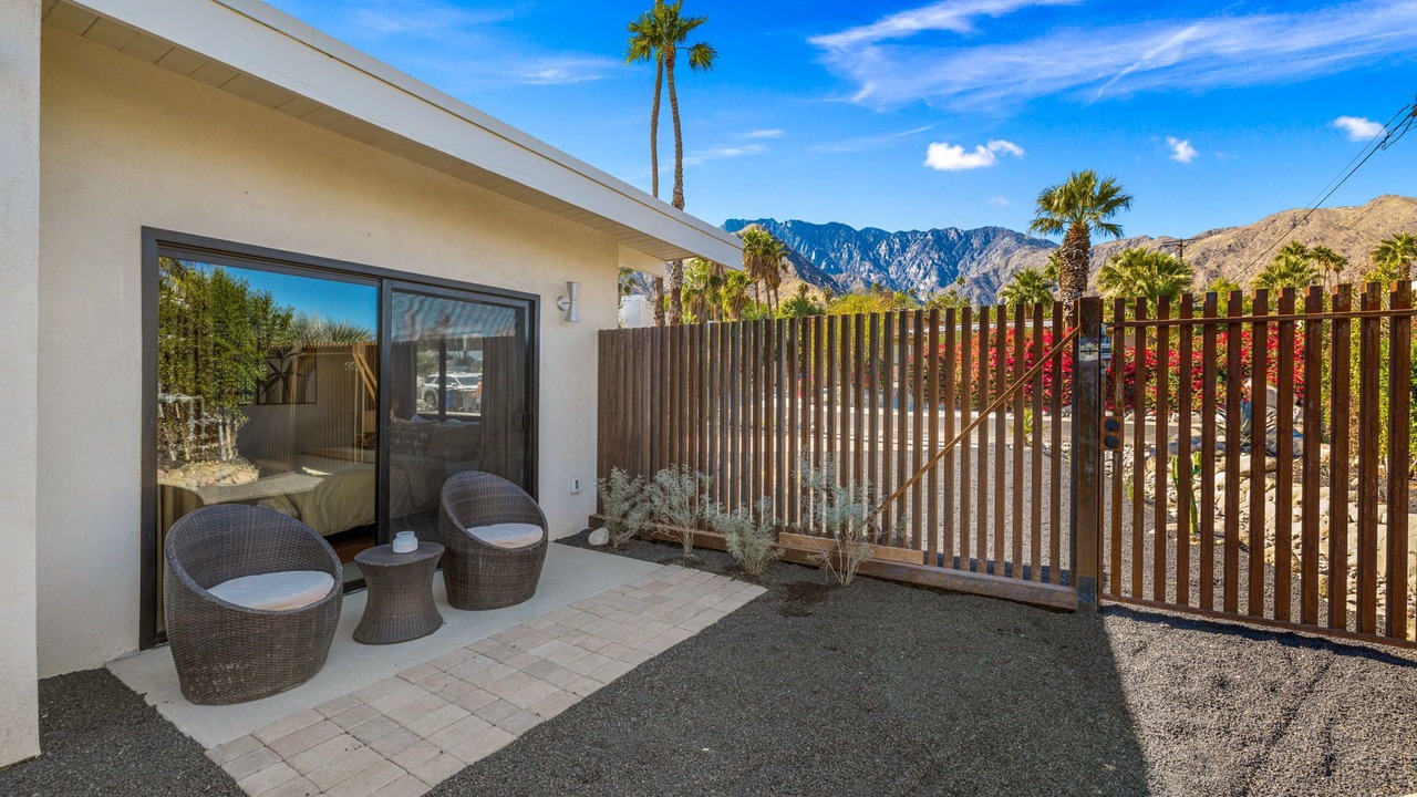 Photo of Patio Balcony in Chino Canyon