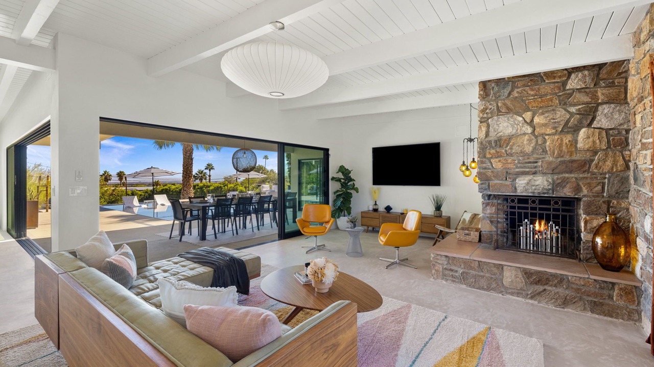 Photo of Livingroom in Chino Canyon